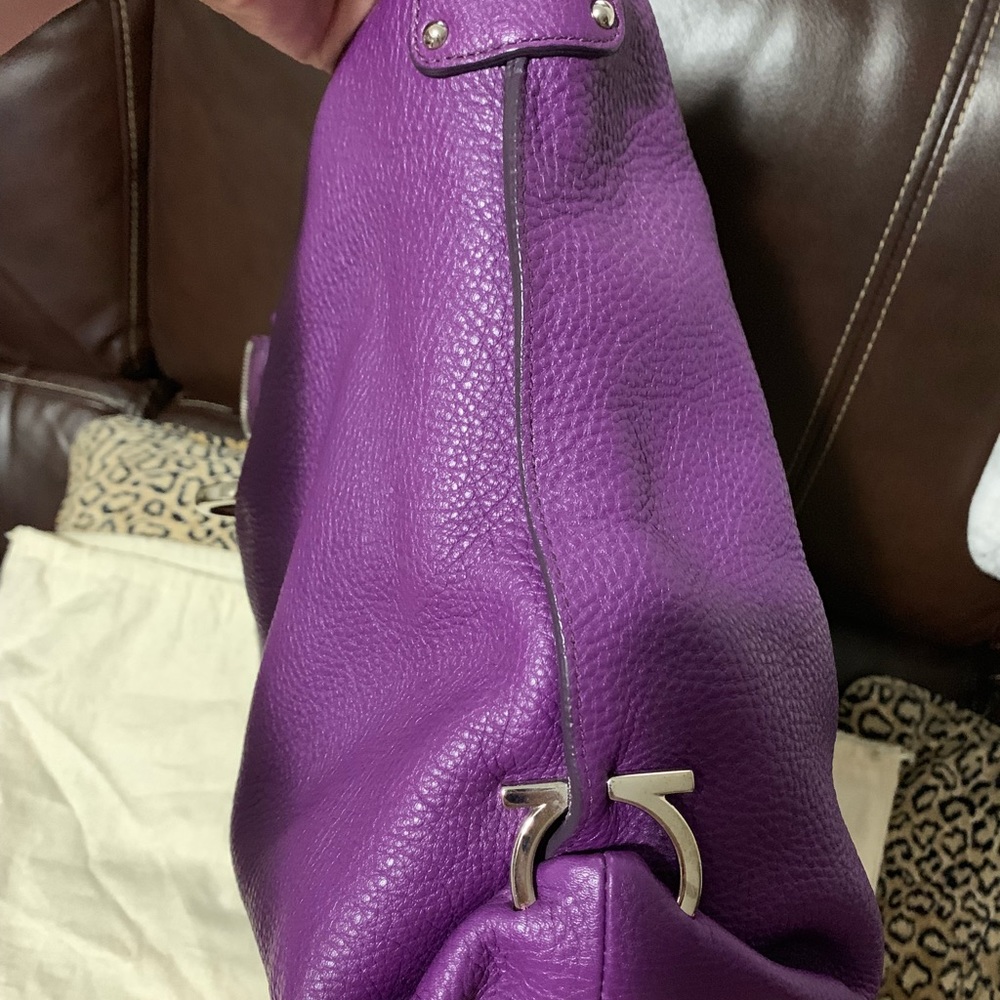 Authentic Salvatore Ferragamo shoulder bag - Picture 4 of 8